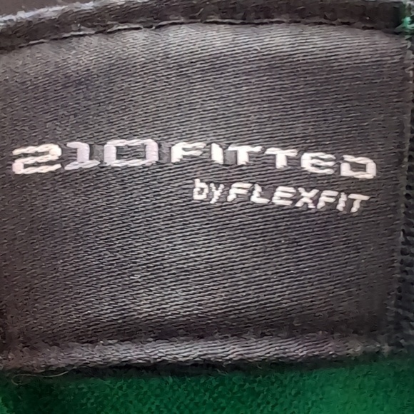 Lids Blank Green Flat Bill 210 Fitted Hat by Flexfit,Size 7 1/4-7 5/8. - Picture 7 of 9